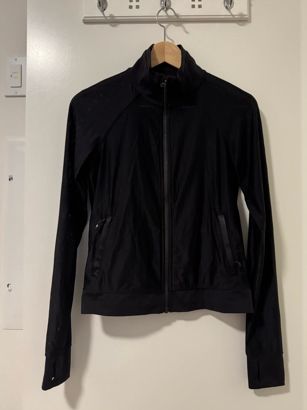 Lululemon Black Perforated Full Zip Jacket Size 4